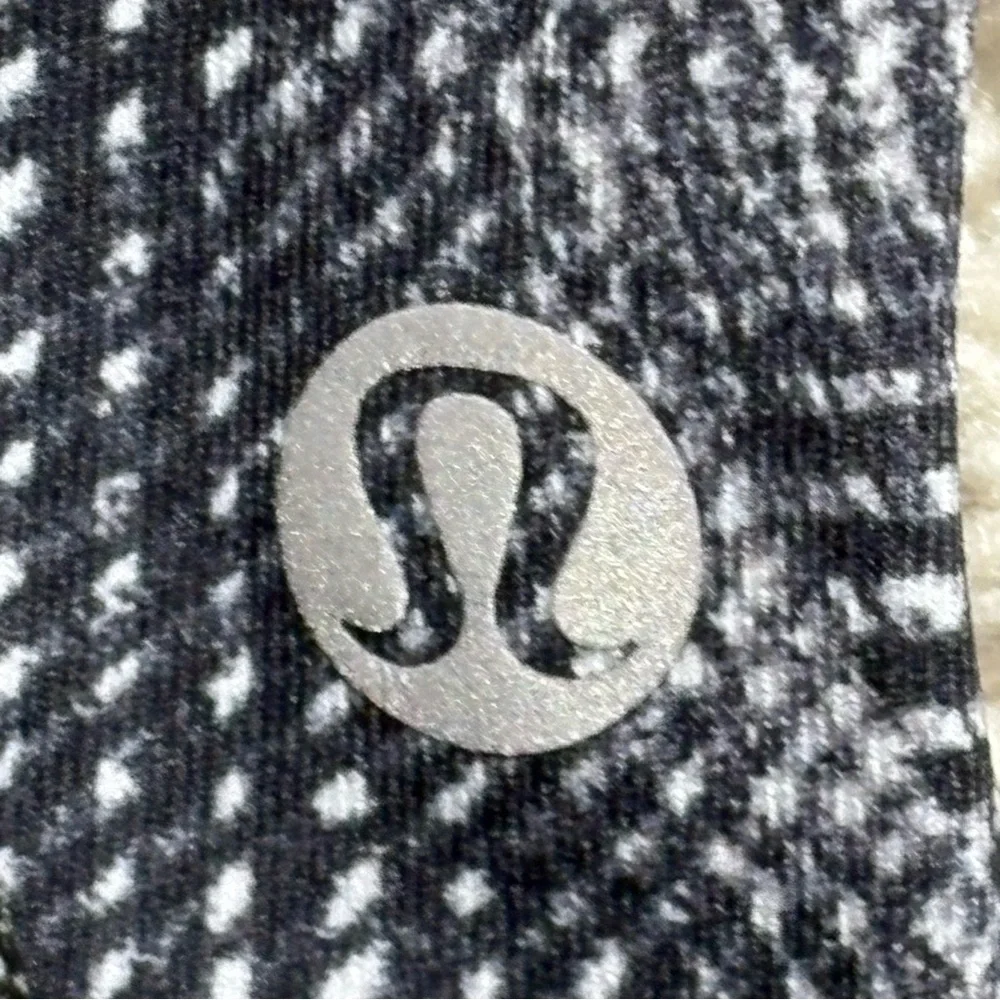 Lululemon Time To Sweat Crop 23